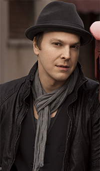 gavin degraw